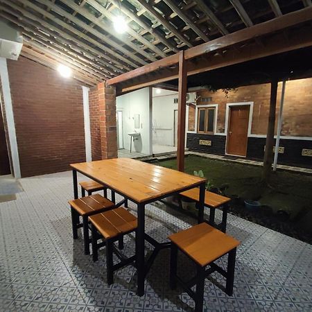 Genthong Homestay Magelang Eksteriør billede