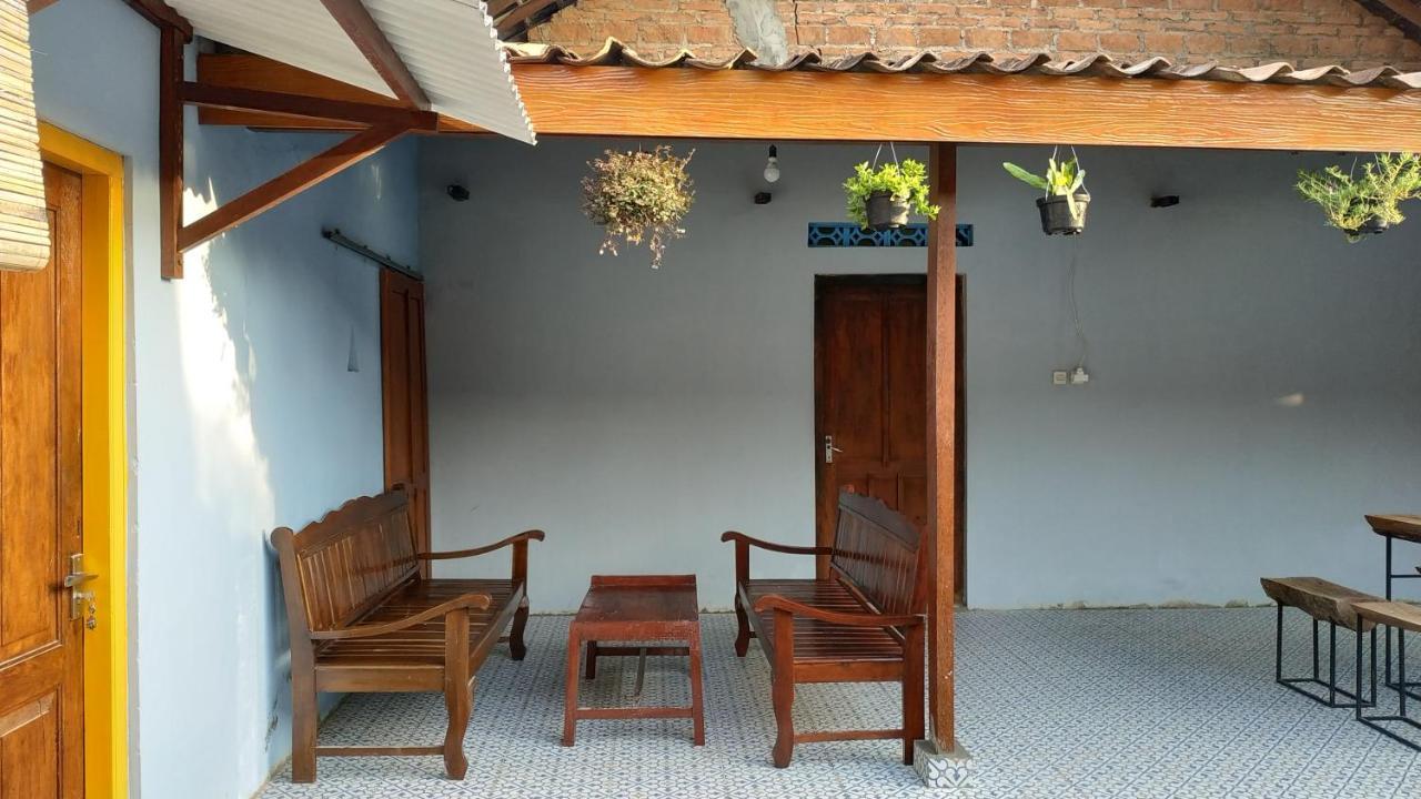 Genthong Homestay Magelang Eksteriør billede