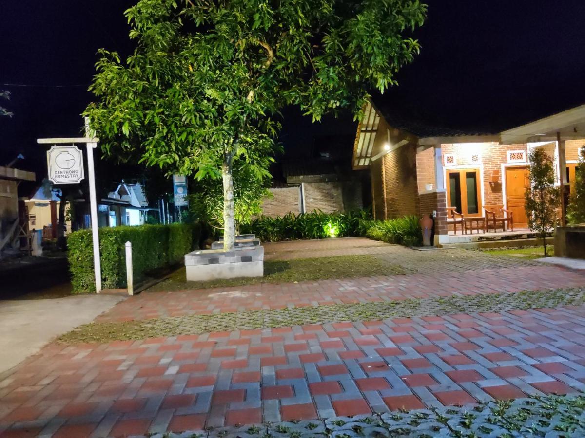 Genthong Homestay Magelang Eksteriør billede