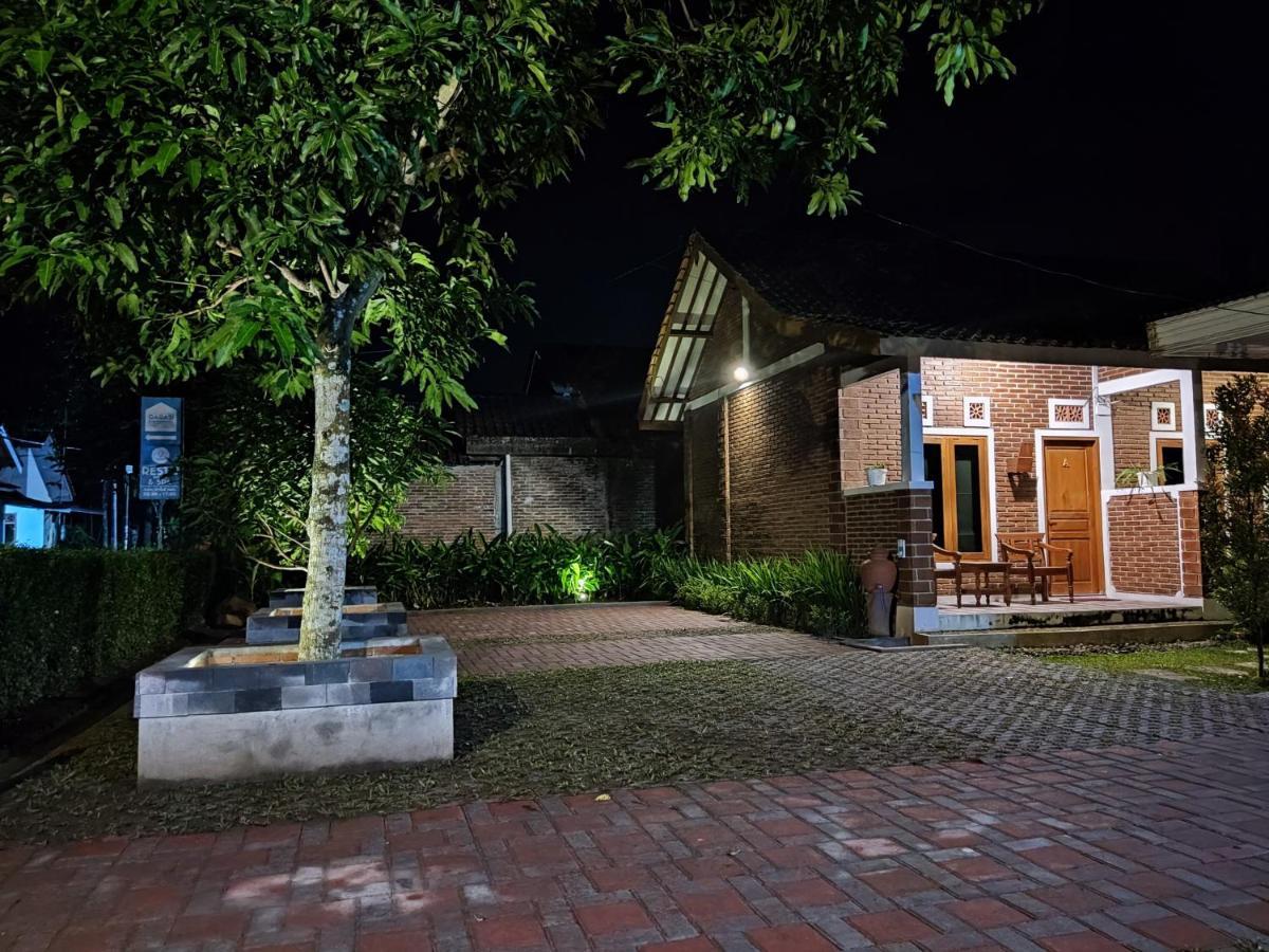 Genthong Homestay Magelang Eksteriør billede