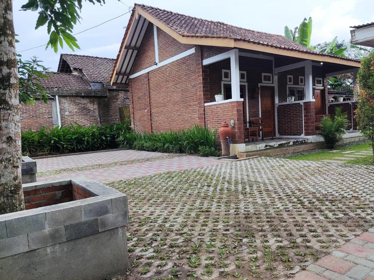 Genthong Homestay Magelang Eksteriør billede