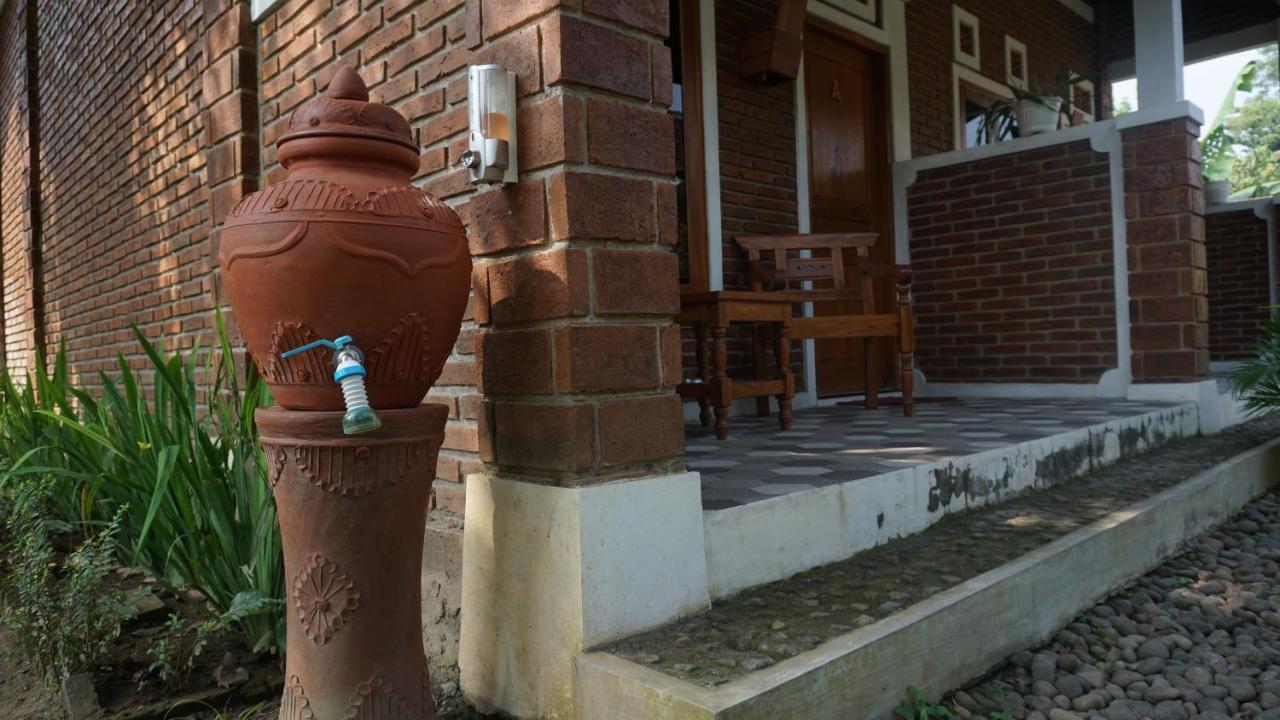 Genthong Homestay Magelang Eksteriør billede