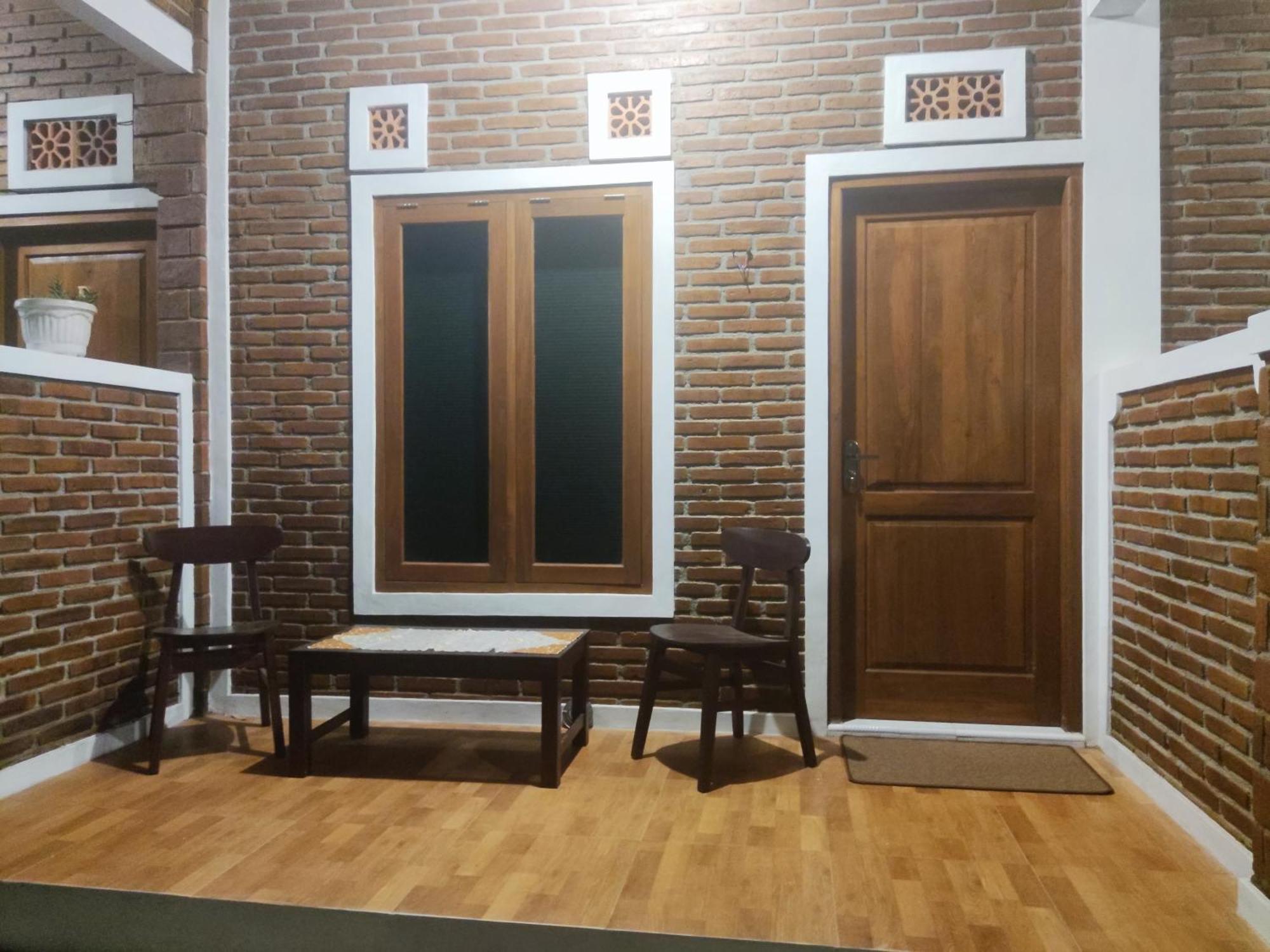 Genthong Homestay Magelang Eksteriør billede
