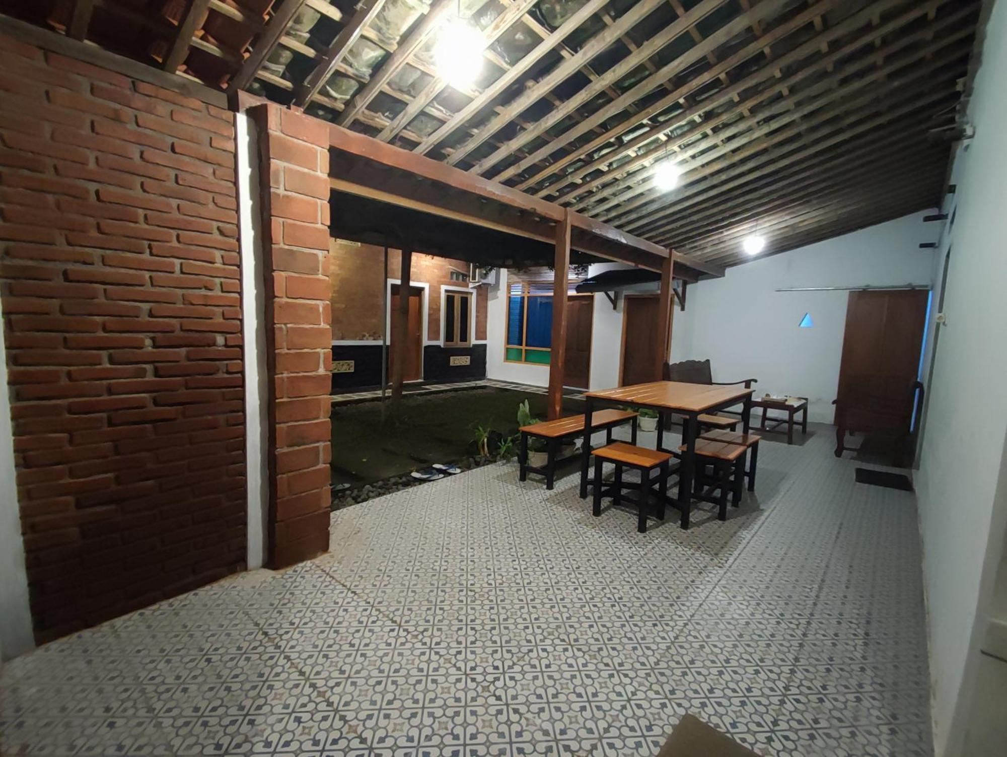 Genthong Homestay Magelang Eksteriør billede