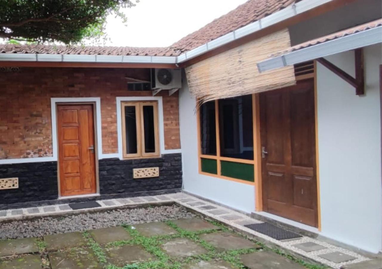 Genthong Homestay Magelang Eksteriør billede