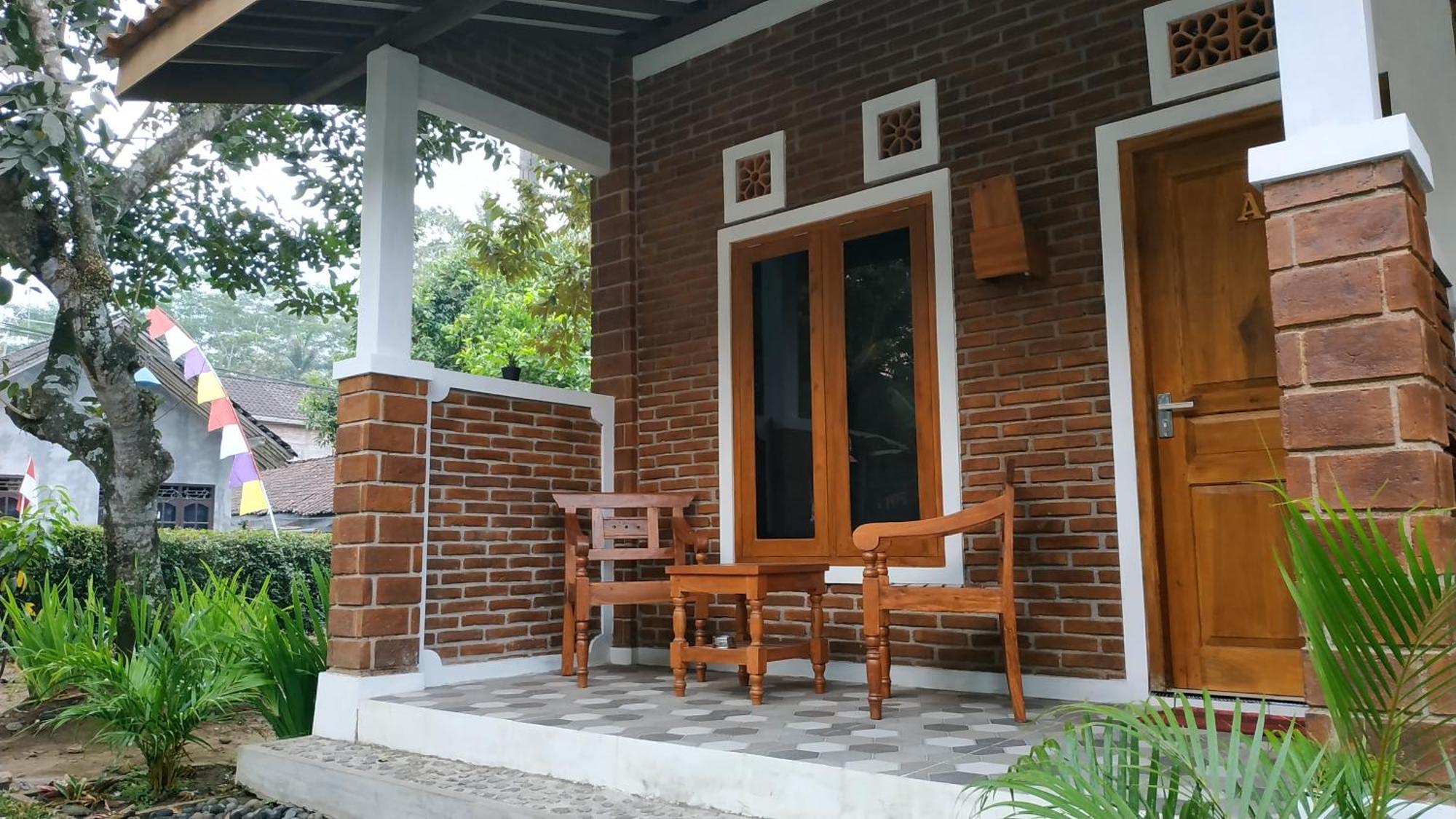 Genthong Homestay Magelang Eksteriør billede