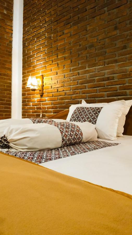 Genthong Homestay Magelang Eksteriør billede